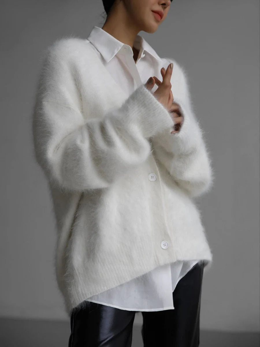 Cardigan femme loose col V boutonné en maille tricotée, pull chaud et élégant pour automne hiver, mode féminine chic et confortable