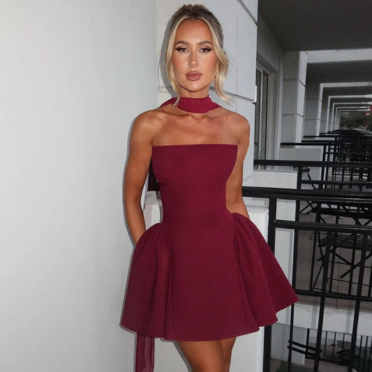 Robe bustier courte sexy femme avec fermeture éclair au dos, élégante et tendance pour soirée ou événement spécial